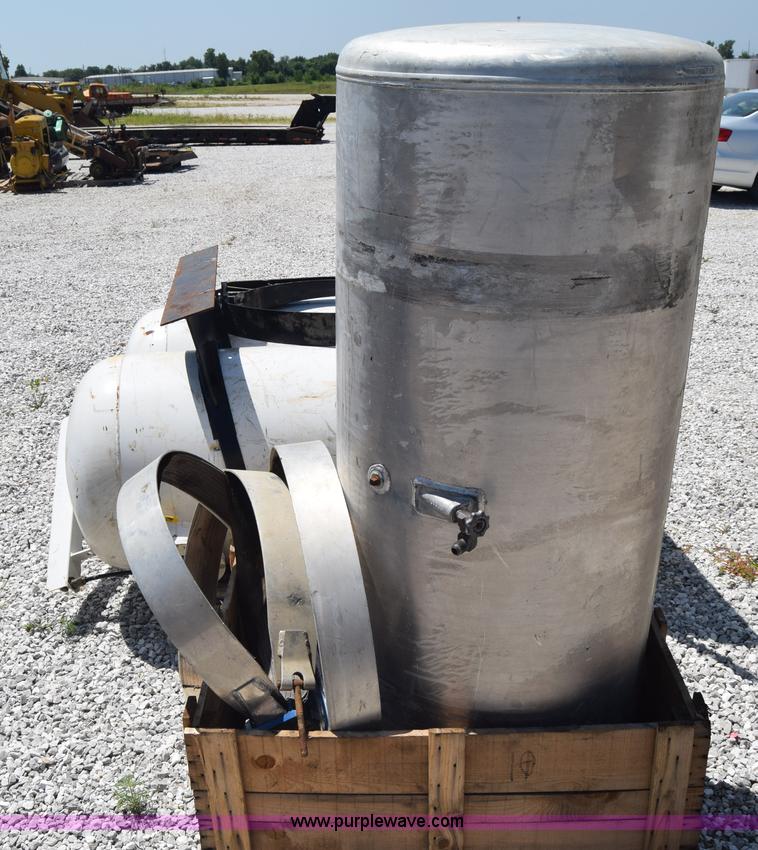 image for item AZ9039 (3) tanks