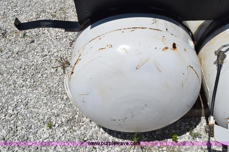 image for item AZ9039 (3) tanks