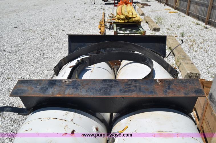 image for item AZ9039 (3) tanks