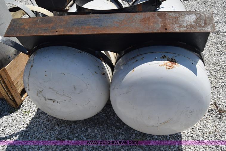 image for item AZ9039 (3) tanks