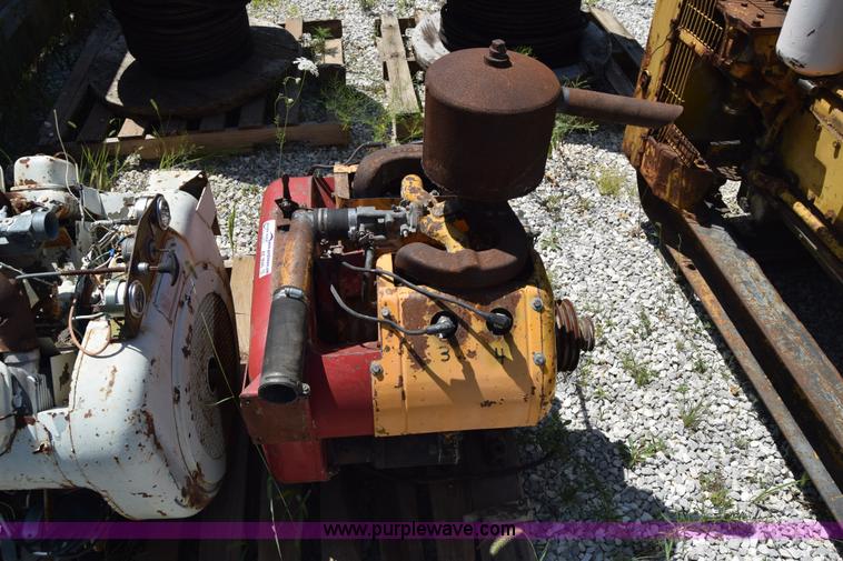 image for item AZ9040 (2) Wisconsin four cylinder diesel engines