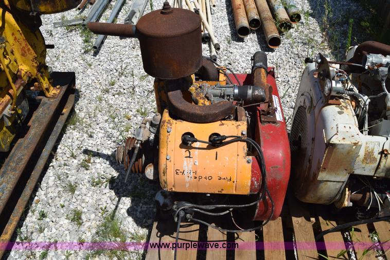 image for item AZ9040 (2) Wisconsin four cylinder diesel engines