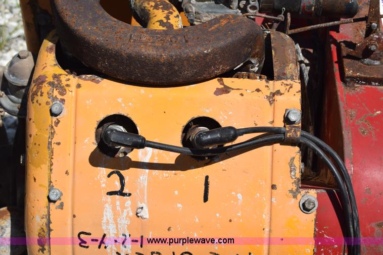 image for item AZ9040 (2) Wisconsin four cylinder diesel engines