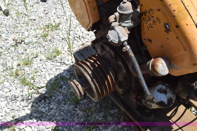 image for item AZ9040 (2) Wisconsin four cylinder diesel engines