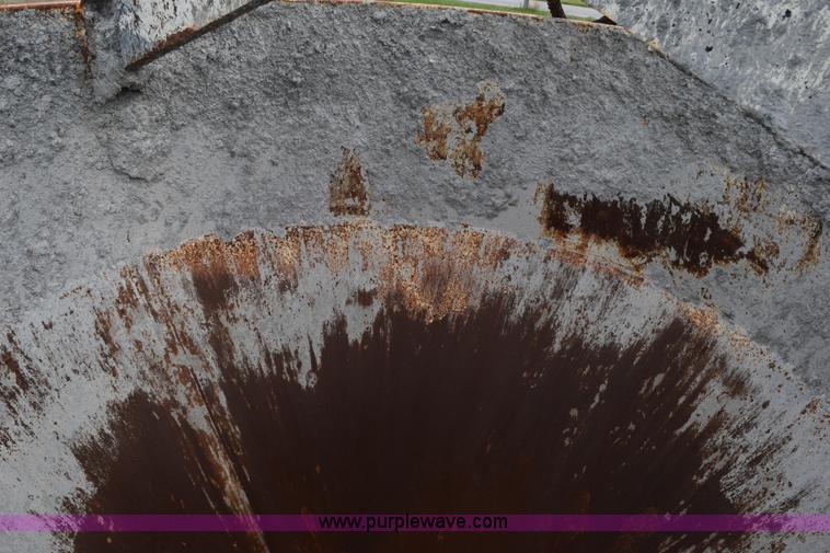 image for item BI9384 Gar-Bro concrete bucket