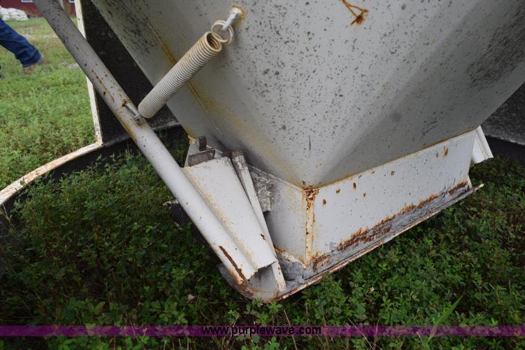 image for item BI9384 Gar-Bro concrete bucket