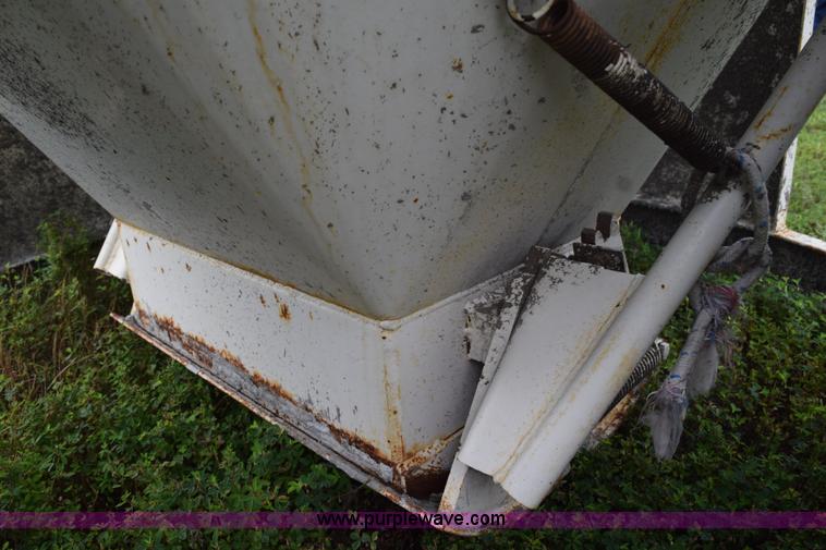 image for item BI9384 Gar-Bro concrete bucket