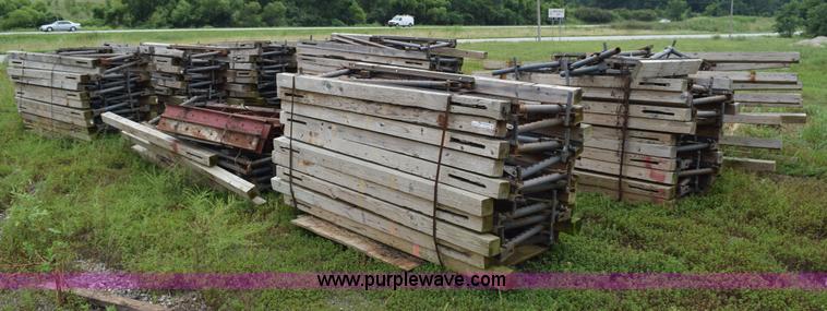 image for item BI9385 Approximately 140 overhang brackets