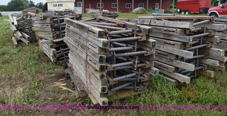 image for item BI9385 Approximately 140 overhang brackets