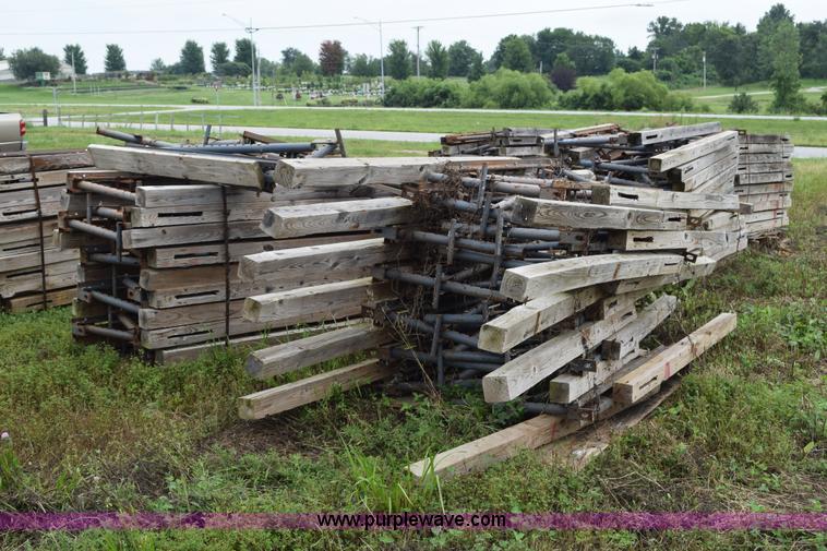 image for item BI9385 Approximately 140 overhang brackets