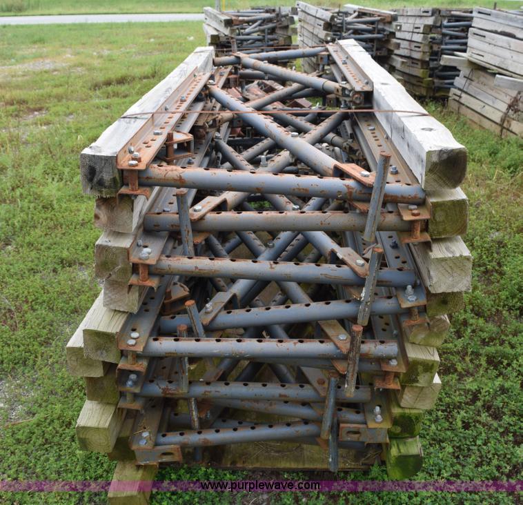 image for item BI9385 Approximately 140 overhang brackets