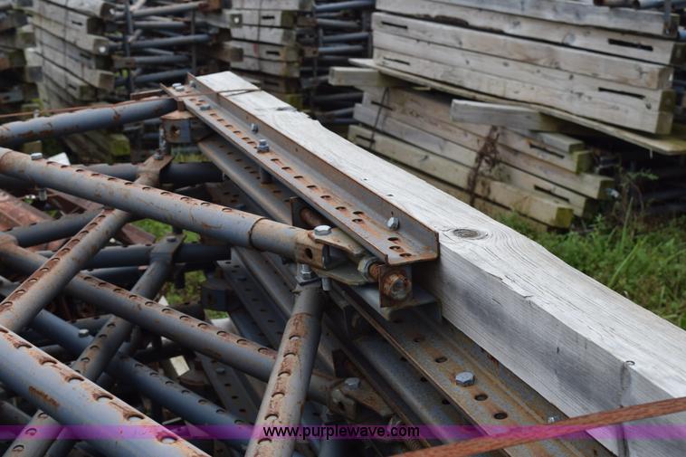 image for item BI9385 Approximately 140 overhang brackets