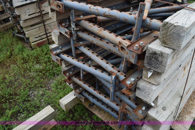 image for item BI9385 Approximately 140 overhang brackets