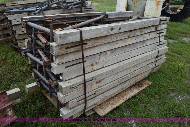 image for item BI9385 Approximately 140 overhang brackets