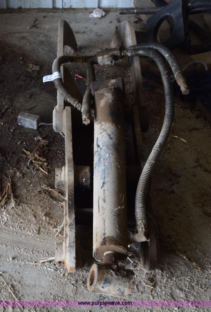 image for item BI9391 ACS hydraulic thumb