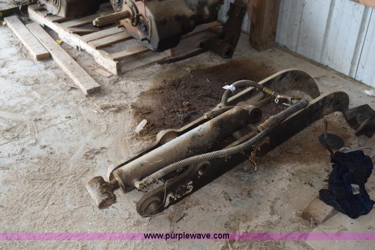 image for item BI9391 ACS hydraulic thumb