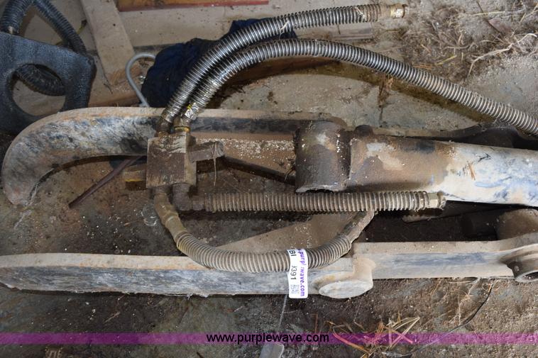 image for item BI9391 ACS hydraulic thumb