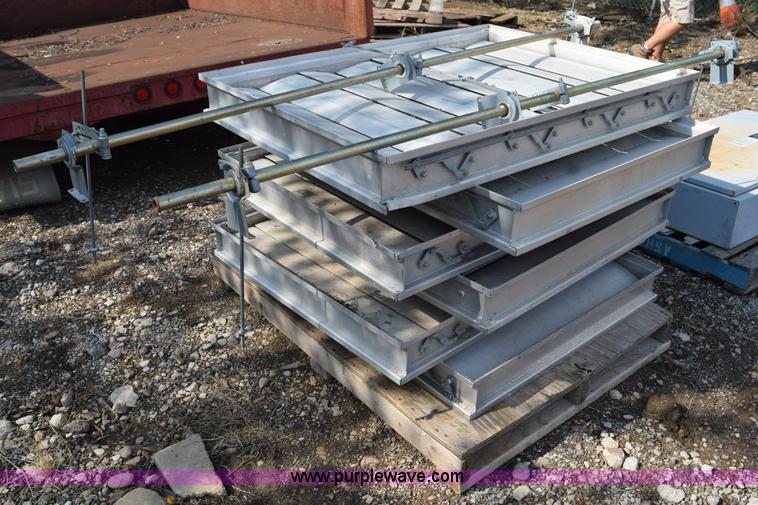 image for item BI9397 Aluminum luvers