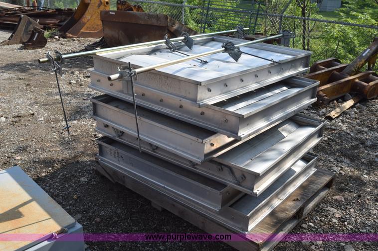 image for item BI9397 Aluminum luvers