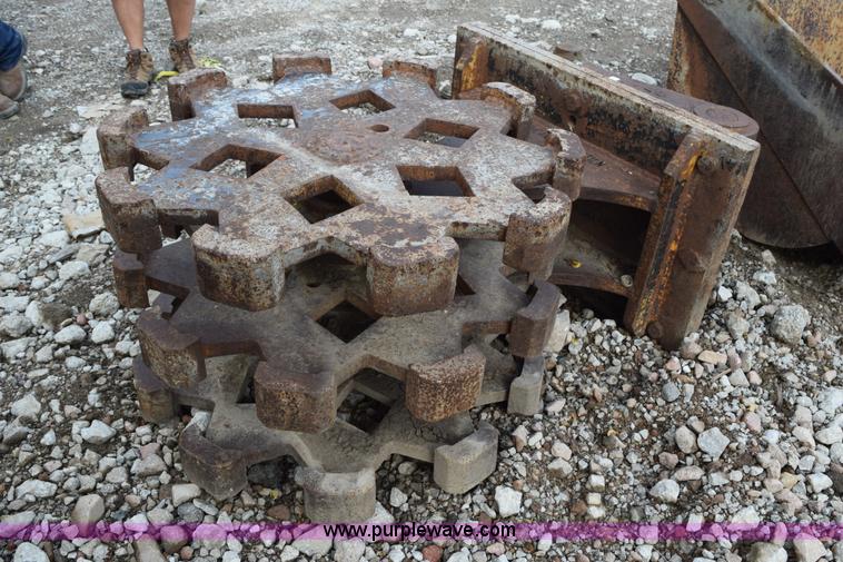 image for item BI9399 Excavator compaction wheel