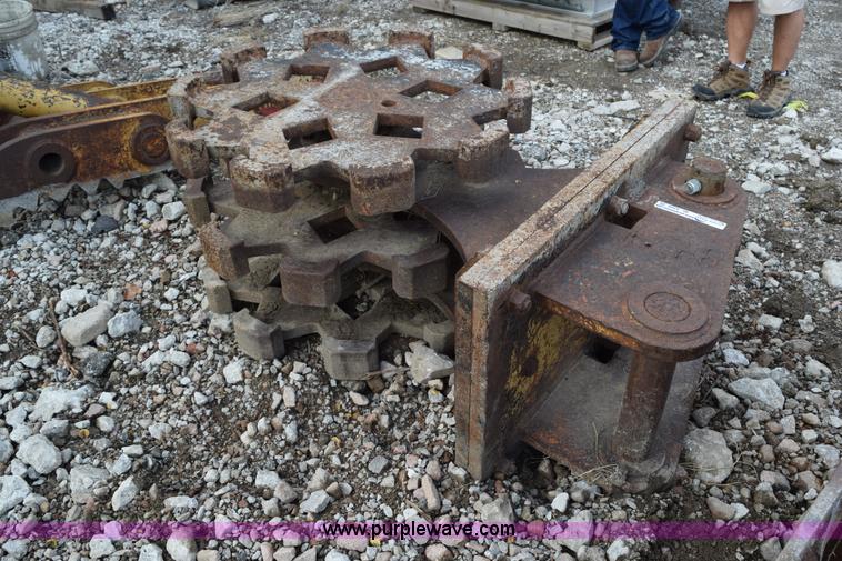 image for item BI9399 Excavator compaction wheel