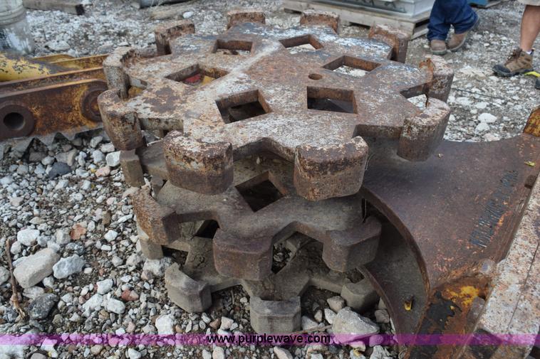 image for item BI9399 Excavator compaction wheel