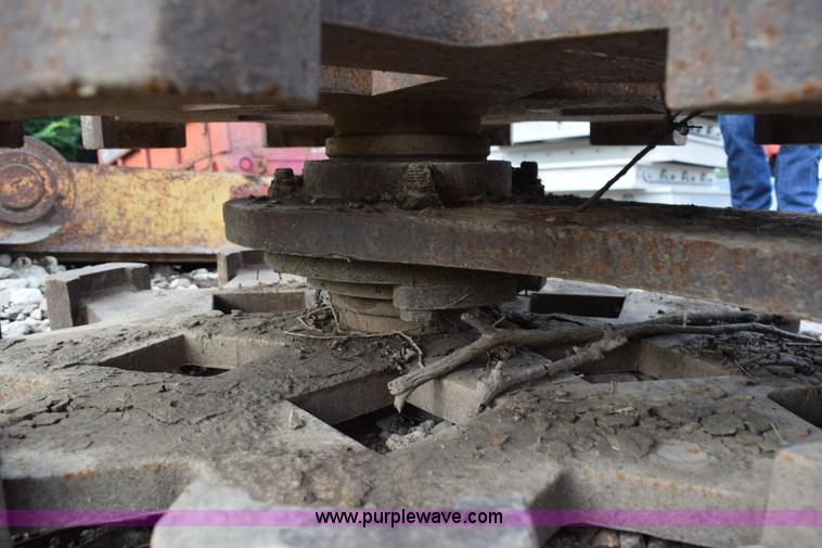 image for item BI9399 Excavator compaction wheel