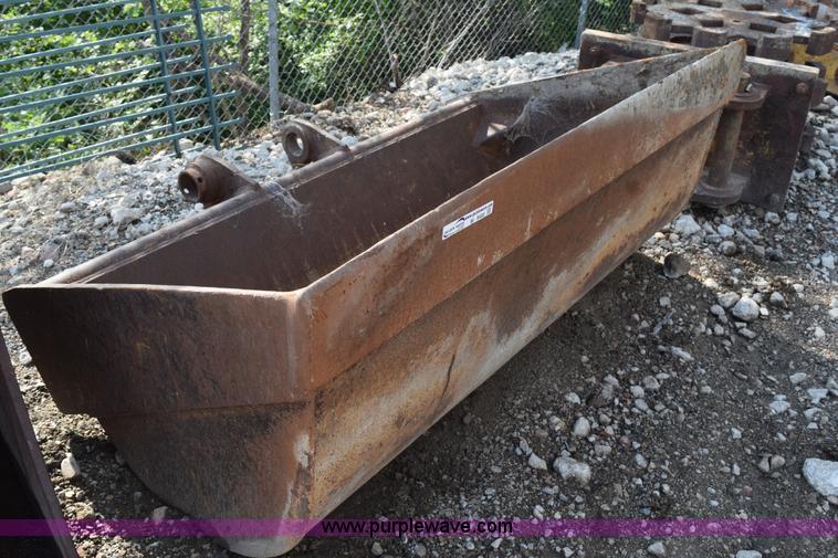 image for item BI9400 Backhoe loader bucket