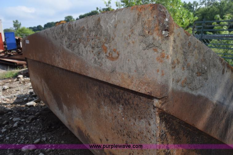 image for item BI9400 Backhoe loader bucket