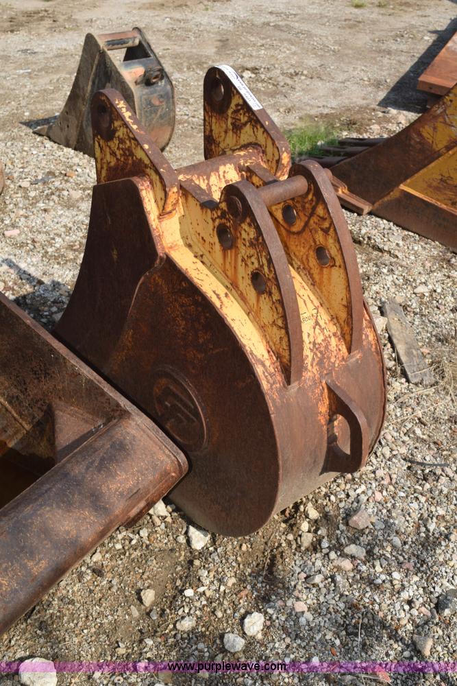 image for item BI9401 Backhoe bucket