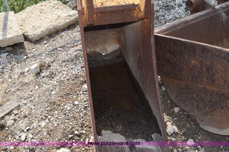 image for item BI9401 Backhoe bucket