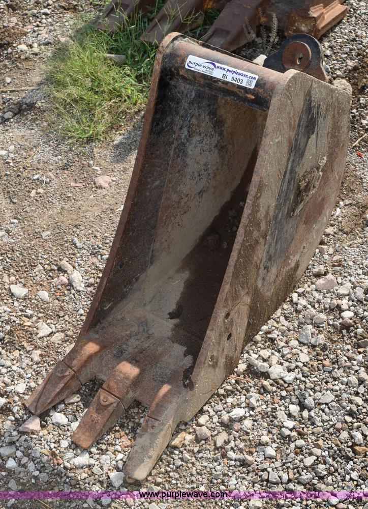 image for item BI9403 Wayne Roy bucket