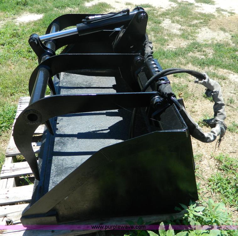 image for item BJ9063 Melroe skid steer grapple bucket