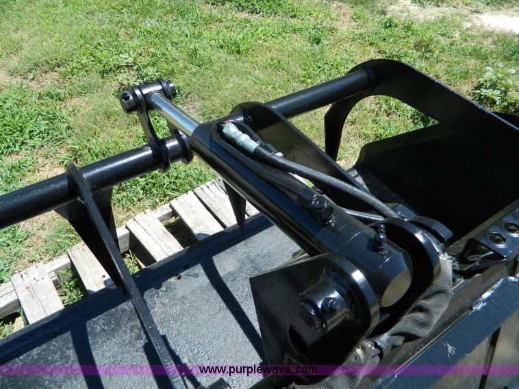 image for item BJ9063 Melroe skid steer grapple bucket