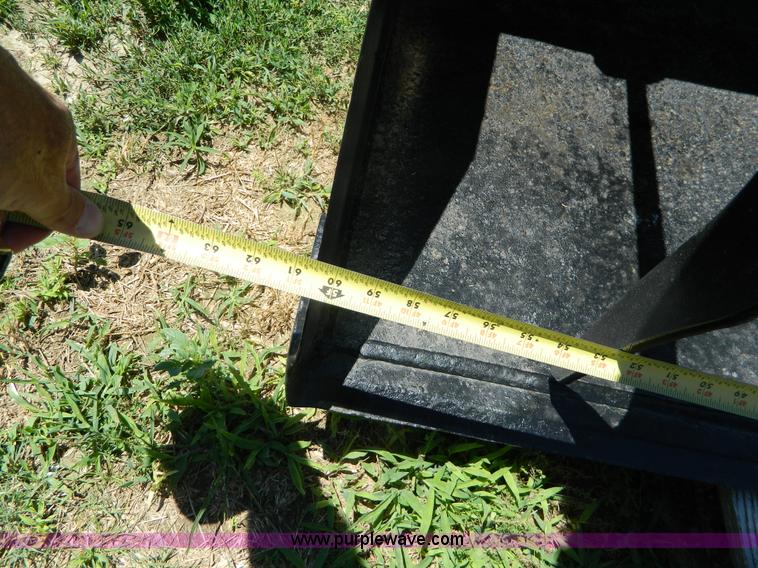 image for item BJ9063 Melroe skid steer grapple bucket