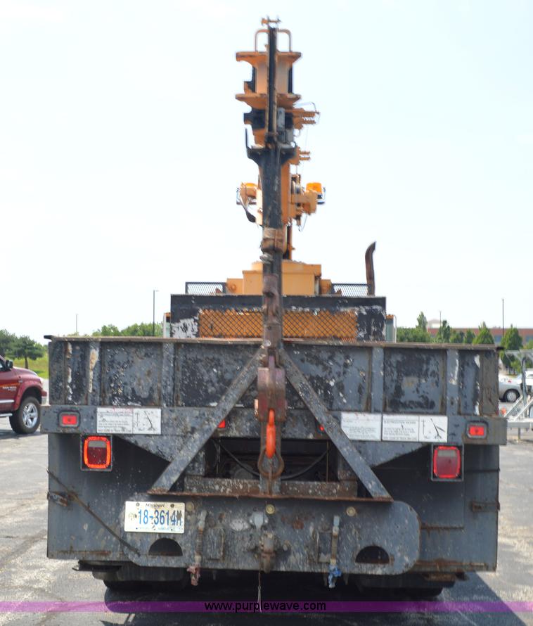 image for item BK9706 1995 International 4900 crane truck