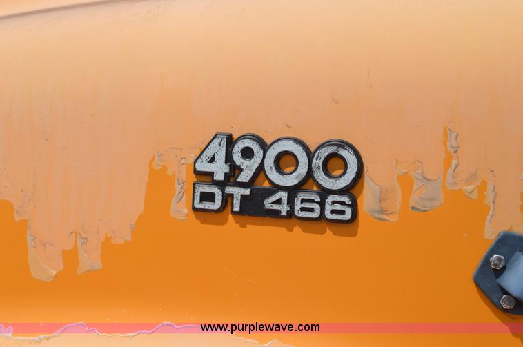 image for item BK9706 1995 International 4900 crane truck