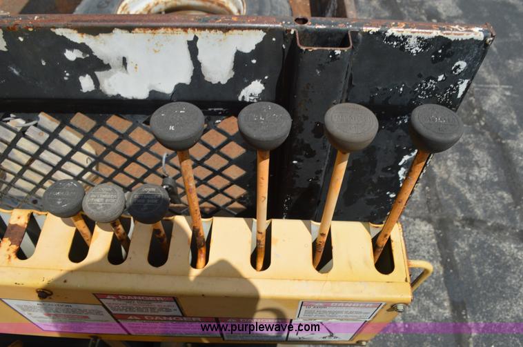 image for item BK9706 1995 International 4900 crane truck