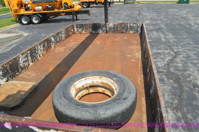 image for item BK9706 1995 International 4900 crane truck