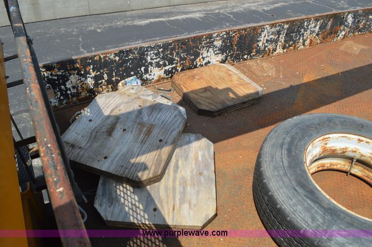 image for item BK9706 1995 International 4900 crane truck