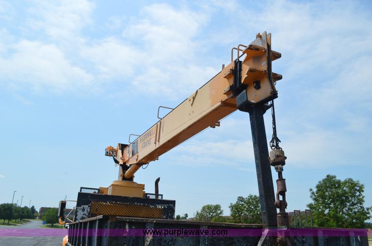 image for item BK9706 1995 International 4900 crane truck