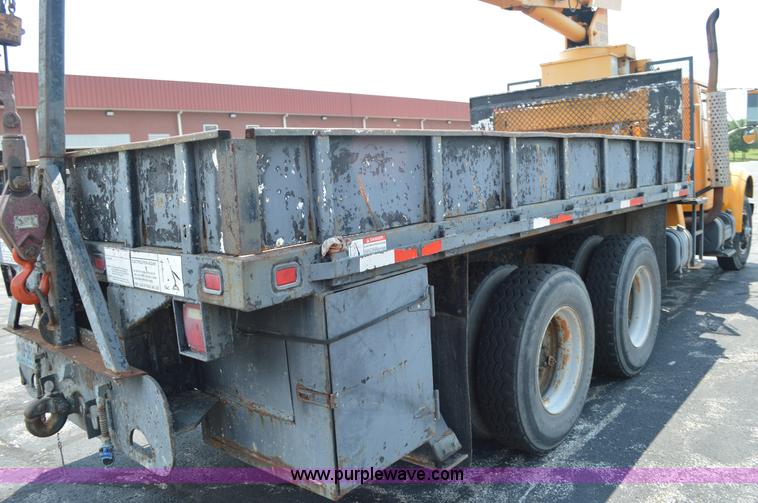 image for item BK9706 1995 International 4900 crane truck