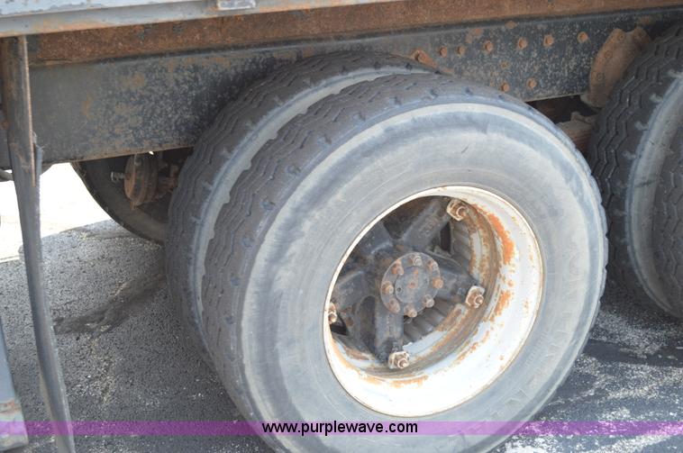 image for item BK9706 1995 International 4900 crane truck