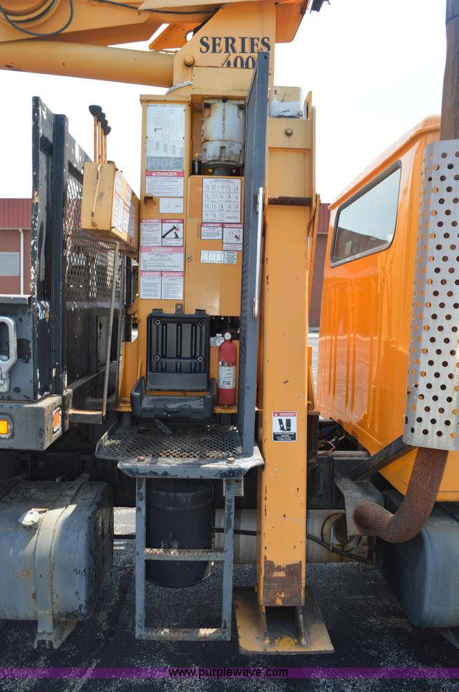 image for item BK9706 1995 International 4900 crane truck