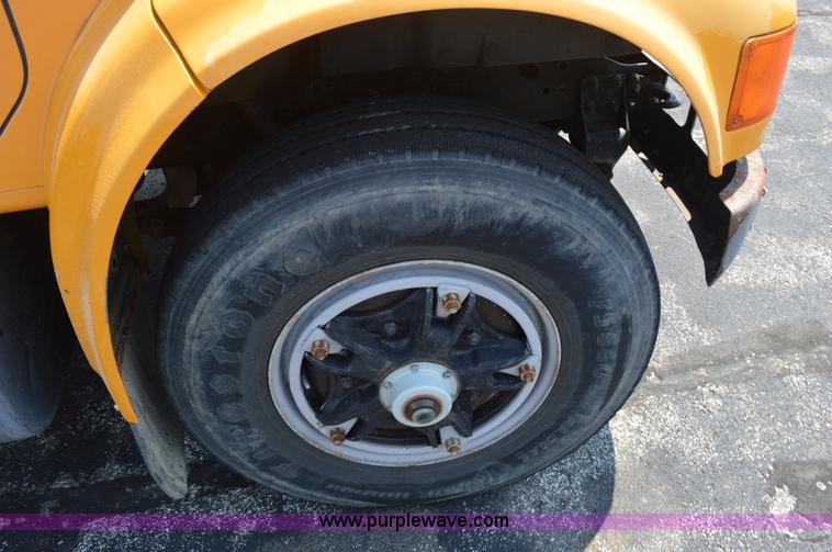 image for item BK9706 1995 International 4900 crane truck