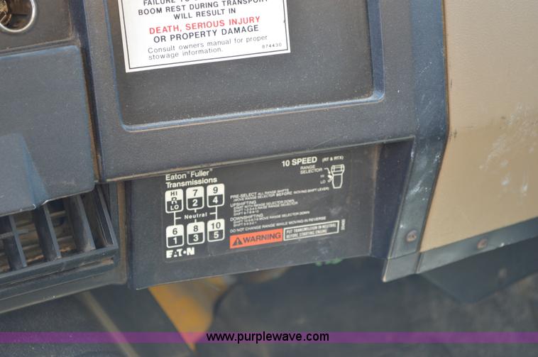 image for item BK9706 1995 International 4900 crane truck