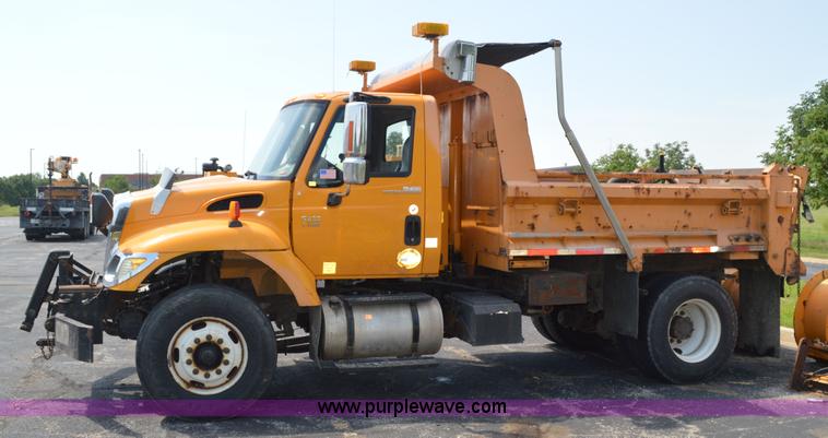 image for item BK9712 2006 International 7400 dump truck