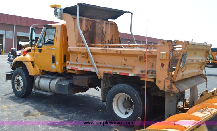 image for item BK9712 2006 International 7400 dump truck
