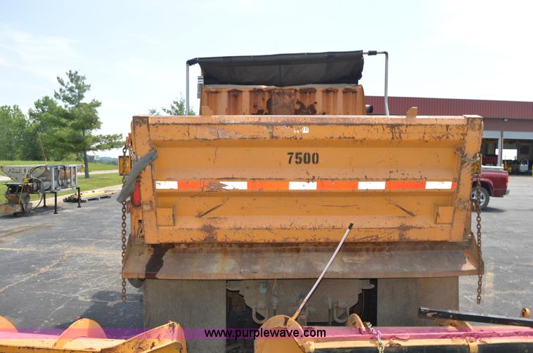 image for item BK9712 2006 International 7400 dump truck