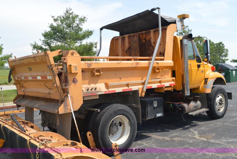 image for item BK9712 2006 International 7400 dump truck